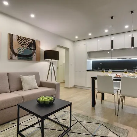 Sea Side Apartment *