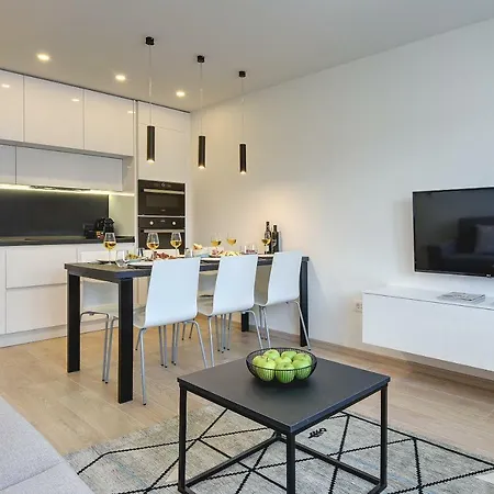 Sea Side Apartment *