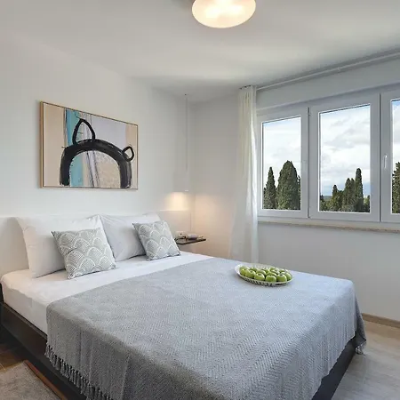 Apartment Sea Side